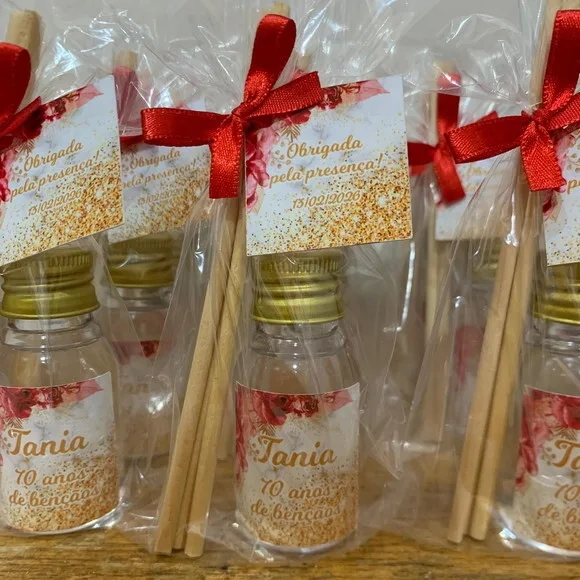 Lembrança 70 Anos Aromatizador Dourado e Vermelho