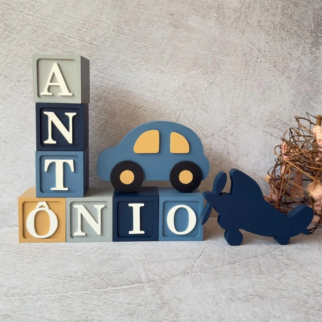Cubos Decorativos Personalizados para Bebê – Nome com Carro e Avião