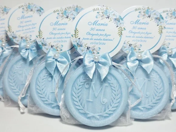 Lembrancinha 90 Anos: Sabonete Letra Inicial Personalizada