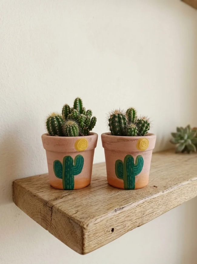 Dupla Mini Cachepô de Barro 7cm Cacto Sol Pintado a Mão