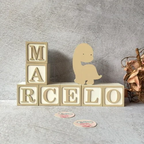 Dinossauro + Nome Personalizado em Cubo Ts Decoração Bebê
