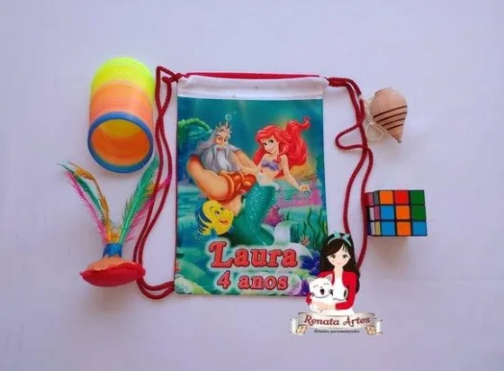 Mochila Brinquedos Retrô Tema Ariel e Tritão