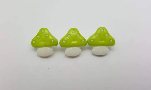 Aplique Botão de Cogumelo Verde de 1,5cm - 20 unidades