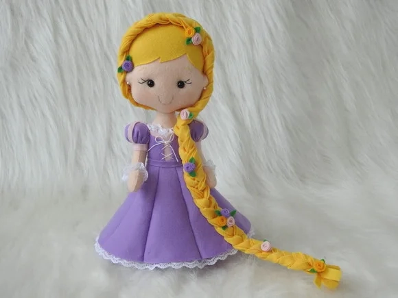 Boneca Rapunzel em Feltro - Enrolados
