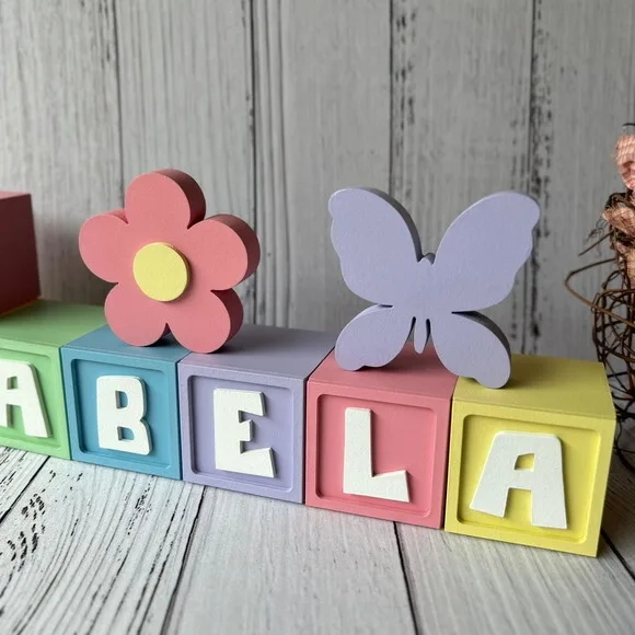 Decoração Bebê Cubos 6x6cm Candy Ts +borboleta e Passarinho