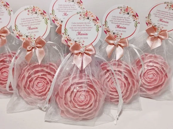 Lembrancinha 80 Anos: Sabonete Rosa Delicada Luxo