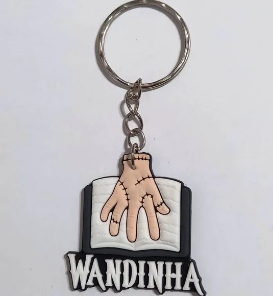 Chaveiro Wandinha e Maozinha Emborrachado - 4 Unidades