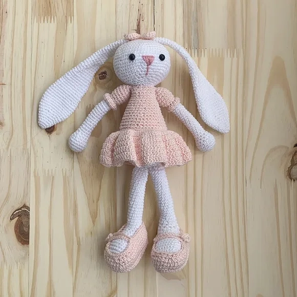 Boneco de Crochê Amigurumi - Coelha