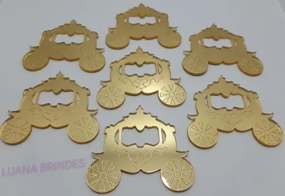 Aplique Carruagem Acrílico Espelhado Dourado 4,5cm Pct 4 und