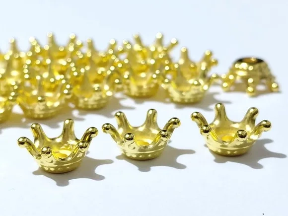 Mini Coroas Douradas Abs Pacote com 50 Unidades