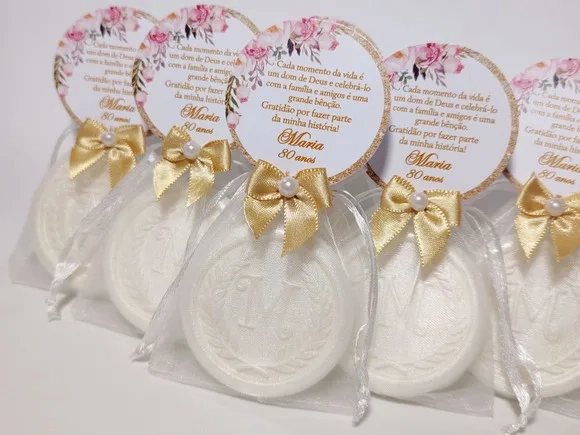 Lembrancinha 80 Anos: Sabonete Letra Inicial Personalizada