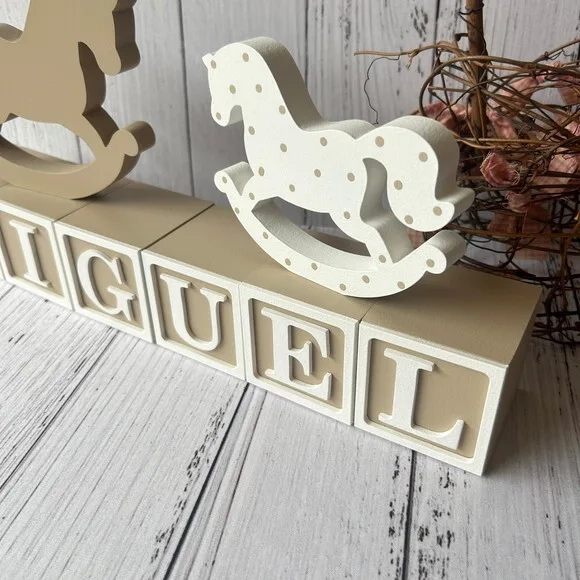 Decoração Bebê - Cubos 6x6cm + Cavalinho de Balaço