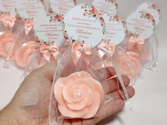 Lembrancinha de Aniversário 80 Anos: Sabonete Rosa Luxo