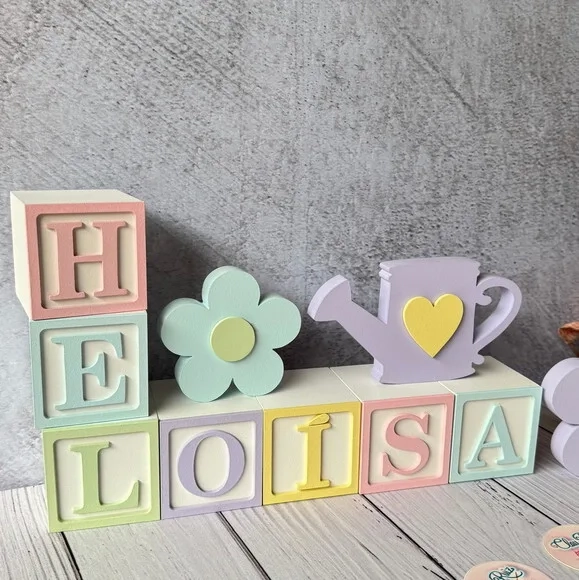 Jardim- Cubo 6x6cm Pastel- Regador- Flores Decoração Bebê