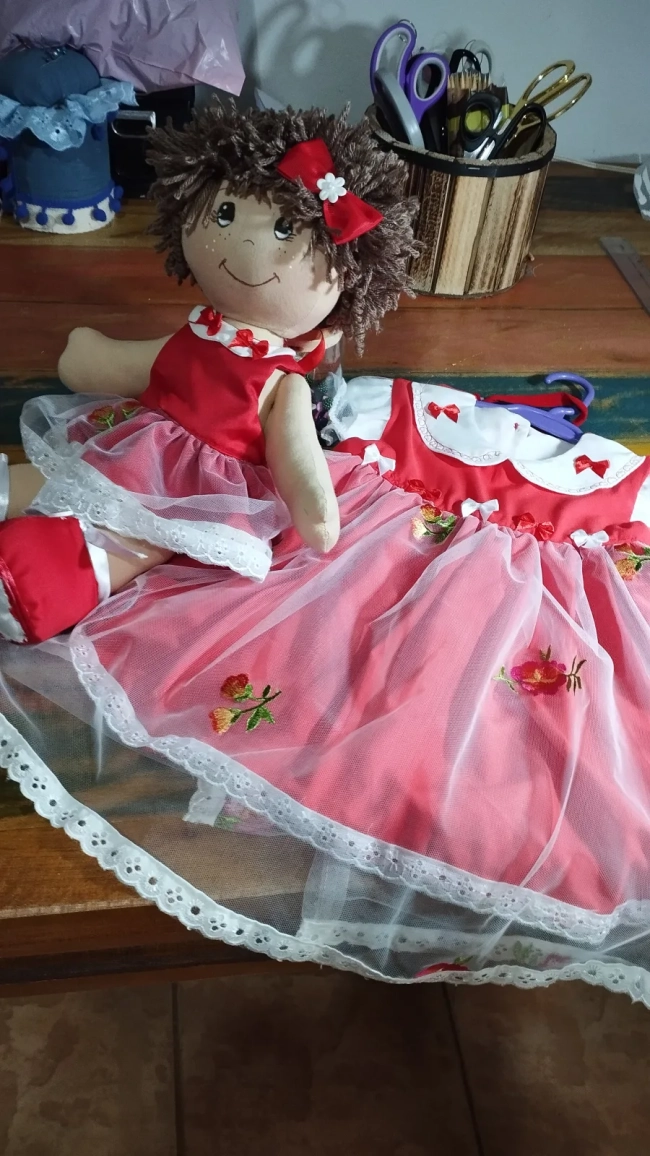 Vestido da menina e sua bonequinha