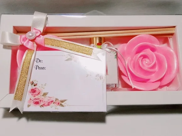 Presente de Aniversário, Aromatizador com Sabonetes de Rosas