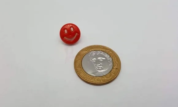 Aplique Botôes Carinha Vermelha de 1,3cm - Com 20 Unidades