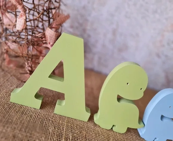 Iniciais com Trio de Dinossauros