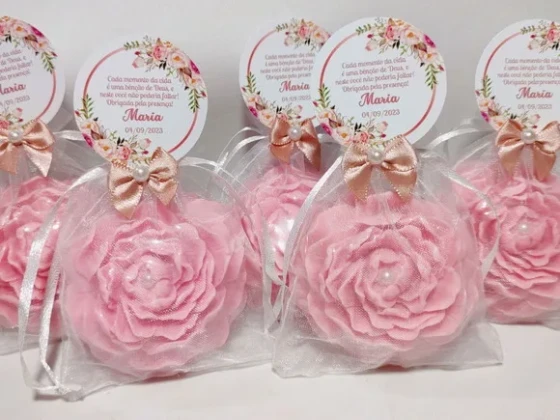 Lembrancinha de Aniversário 80 Anos: Sabonete Flor Peônia