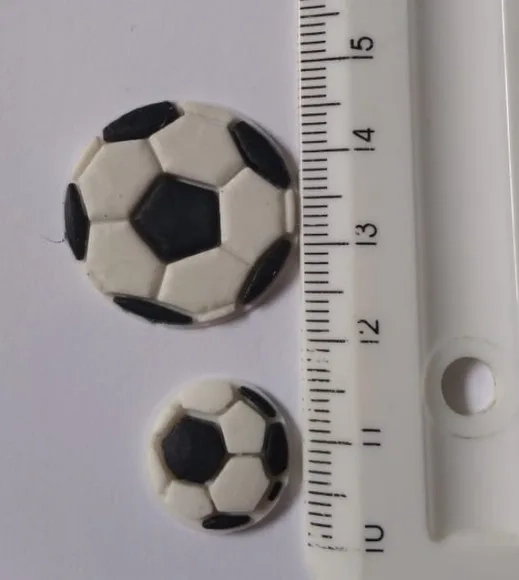 Aplique Bola de Futebol Colorida de Borracha Pct 9 Unidades