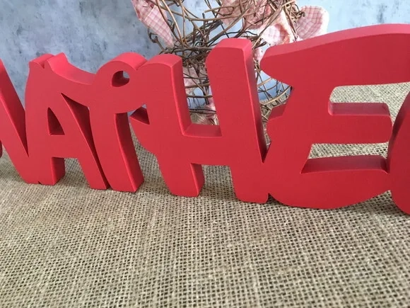 Nomes de MDF - Letra Disney - Mesa