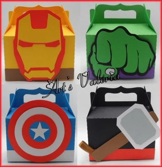 Caixinha Mini Lancheira Avengers