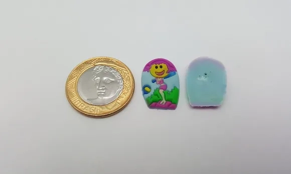 Aplique Menina Jogando Beisebol Emborrachado de 2,2cm