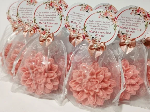 Lembrancinha de Aniversário 80 Anos: Sabonete Flor Dália