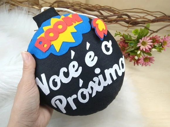 Bomba em Feltro para Noivo* Chamar Chat