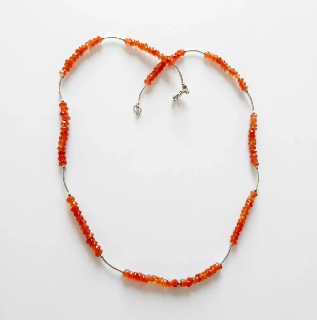 Colar de Ágata Cornalina Facetadas Natural com Entremeios e Fecho em Prata