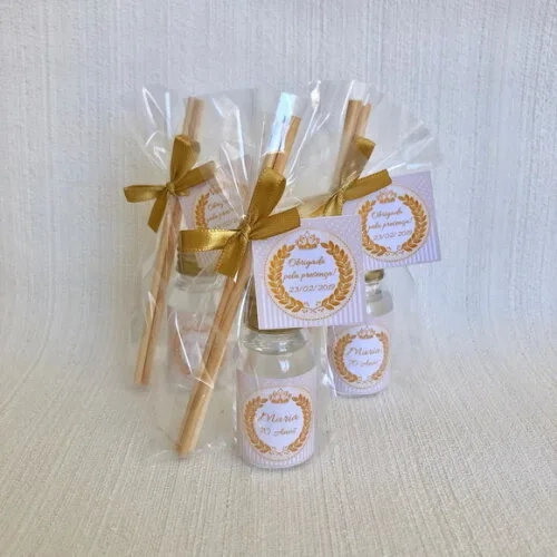 Lembrança 70 anos Aromatizador Bege e Dourado