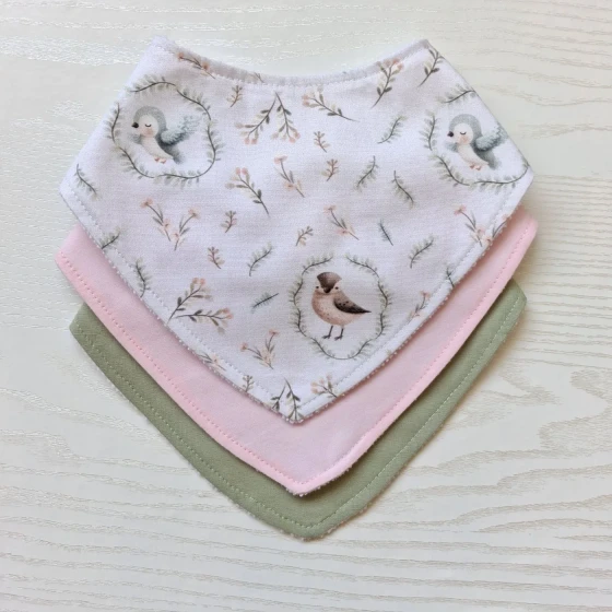 Kit 3 Babadores Bandana Premium para bebê - Passarinhos no Jardim
