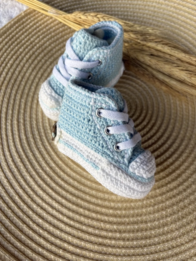 Tênis all star para bebê de crochê