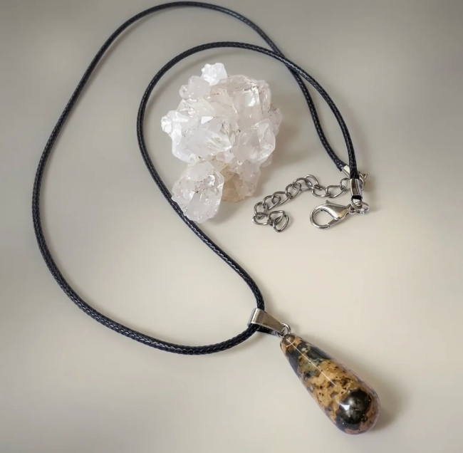 Cordão Colar com Pingente Gota de Jaspes diversas