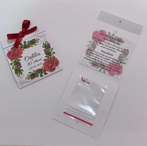 Lembrancinha 80 Anos Sachê Sementinha Floral vermelho
