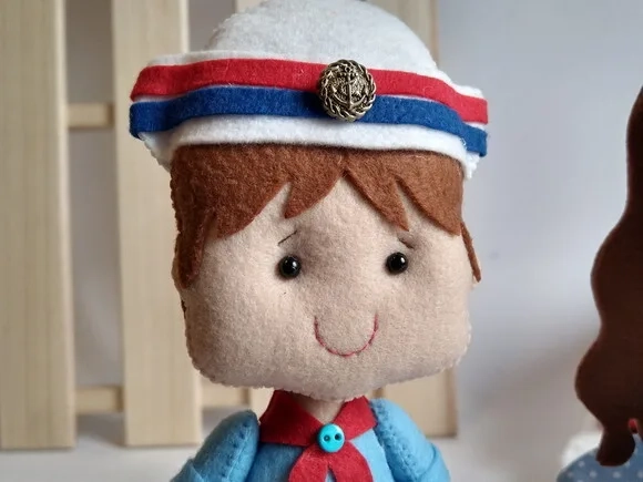 Boneco Menino Marinheiro de Feltro - Chamar Chat