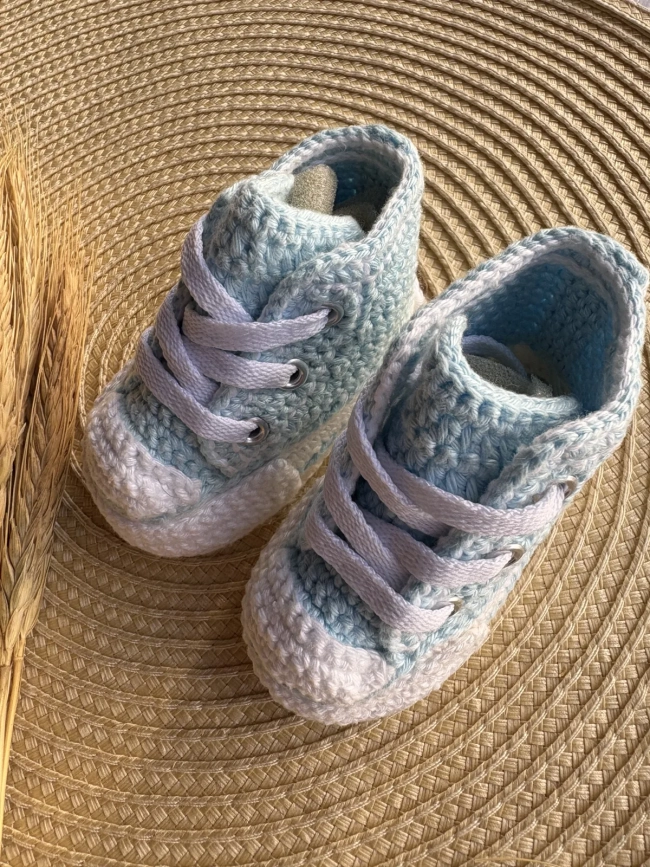 Tênis all star para bebê de crochê