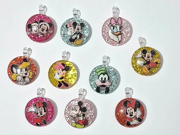 Pingente Mickey e Minnie Redondo 2cm de Resina Pacote com 10