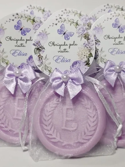 Lembrancinha de Nascimento: Sabonete Letra Personalizada
