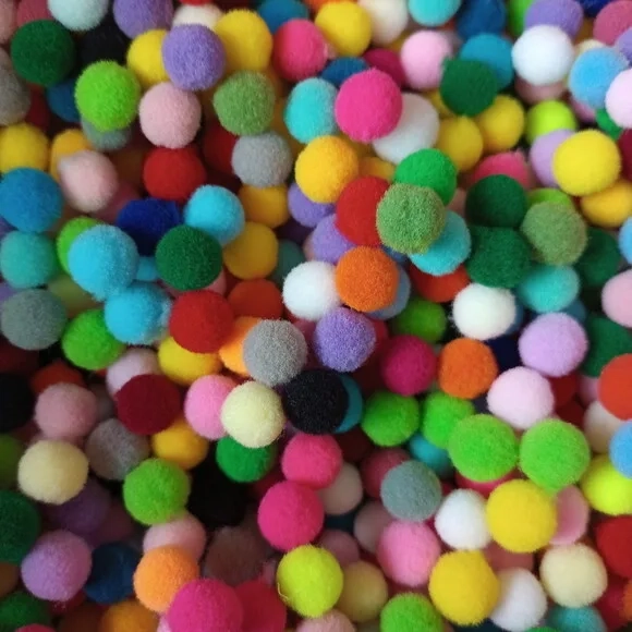 Pompom Bola de Fio Sintético Colorido 1cm Pct 100 Unidade