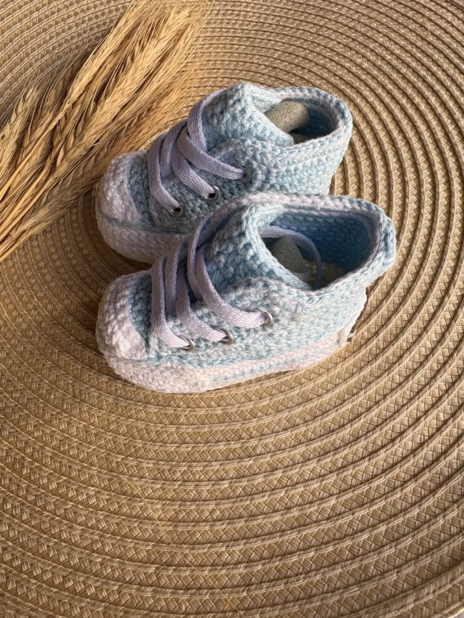 Tênis all star para bebê de crochê