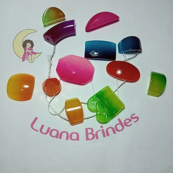 Pedra Resina Diversas Com Furos Pct 10 Unidades