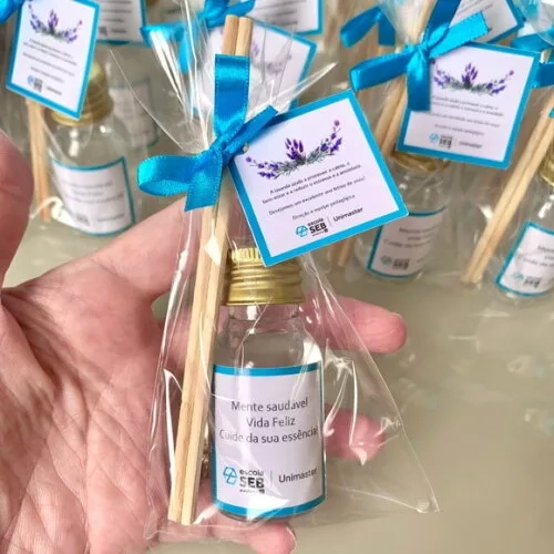 Brinde Volta as Aulas Mini Aromatizador com Logo