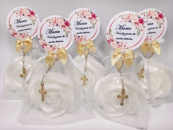 Lembrancinha 70 Anos: Sabonete Rosa Luxo com Mini Terço