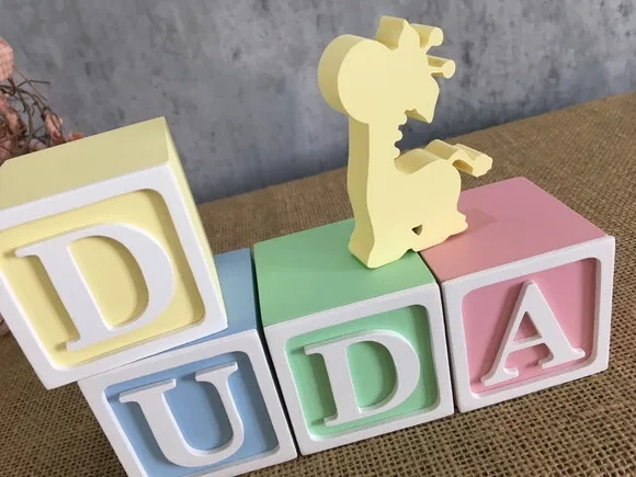 Cubos Personalizados em MDF para Quarto de Bebê 6x6cm - Tema Girafa