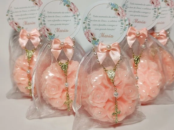 Lembrancinha 80 Anos: Sabonete Provence Rosas com Mini Terço